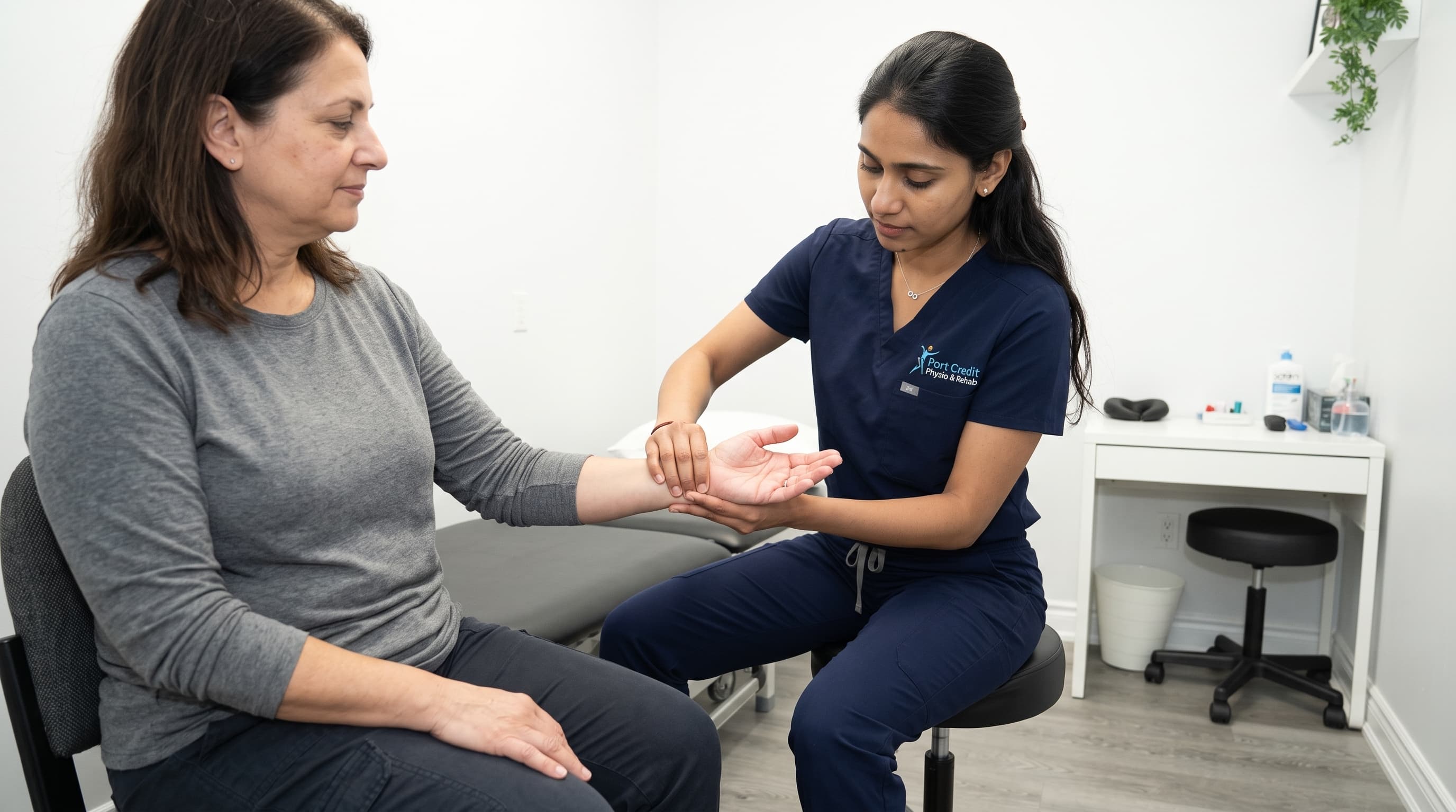 Hand & Wrist Pain physiotherapy treatment Port Credit Mississauga